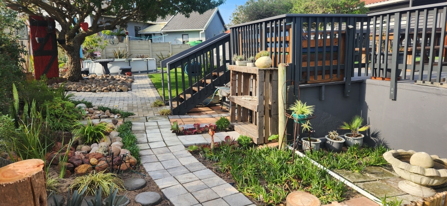 4 Bedroom Property for Sale in Dana Bay Western Cape